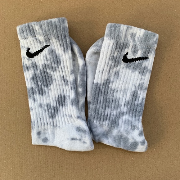 Custom Large Grey Nike Tie Dye Set Shirt Socks - Picture 9 of 16